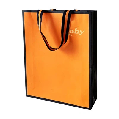 Qual é o prazo de entrega das sacolas para presentes de papel revestido?